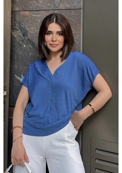 Indigo V Yaka, Kısa & Yarasa Kol, Kendinden Dokulu Kumaş, Basic Kalıp/kesim, Salaş Bluz & T-Shirt