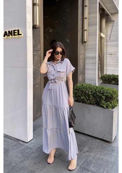 Gri Kısa Kol, Airobin Kumaş, Yarım Patlı, Kemerli/kuşaklı, Eteği Pliseli, Cepli Maxi Uzun Elbise modelleri