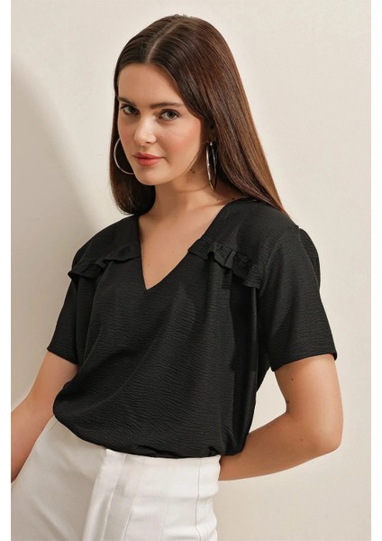 Kadın Siyah Oversize Fırfırlı V Yaka Örme Bluz HZL23S-BD104581 modelleri