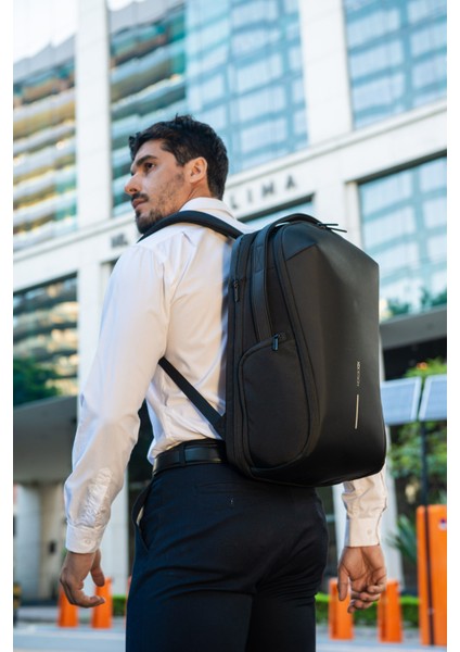 Xd Design Bizz Backpack Erkek 15.6'' Inç Suya Dayanıklı Siyah Laptop Sırt Çantası