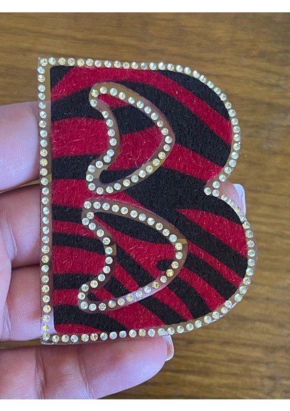 7x5 cm Ütü Ile Yapışan Taşlı Kırmızı B Harfi Aplike Arma Yama Dikiş Hobi
