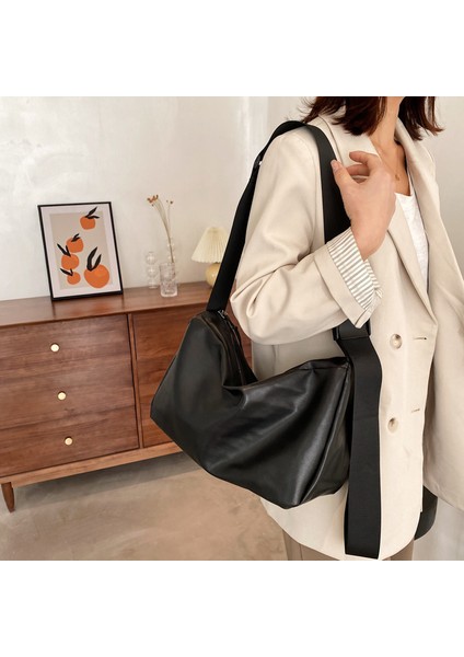 Büyük Kapasiteli Kadın Omuz Çantası (Yurt Dışından) fırsatları