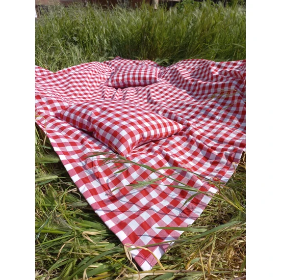 Meryemce Kırmızı Piknik Örtüsü 170 x 170 cm 2 Adet Minderli Piknik Seti