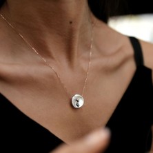 By Golden House Sedef Inci Zikzak Elmas Kolye