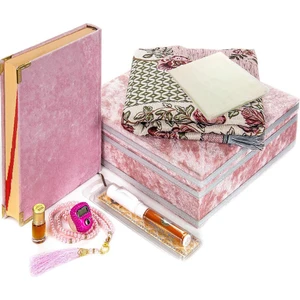 Anneler Günü Hediyesi İsme Özel Kadife Kaplı Sandıklı Kuranı Kerim Seti