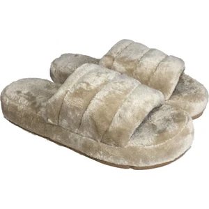 A26 Kadın Peluşlu Kışlık Burnu Açık Ev Terliği