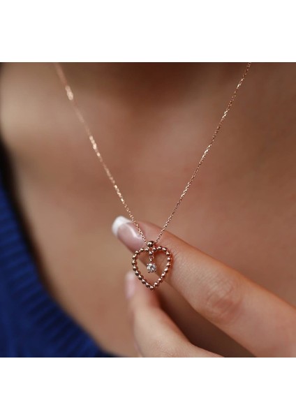 Pırlanta Topik Kalp Kolye