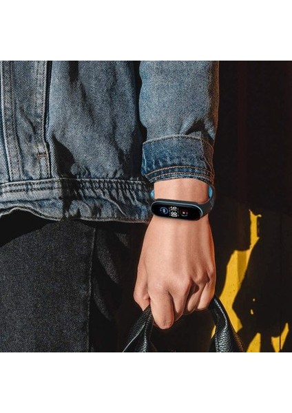 Xiaomi Mi Band 6 / Mi Band 5 Akıllı Bileklik Silikon Kayış Spor Kordon Delikli Siyah Yeşil