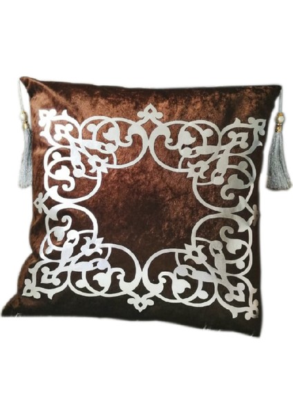 Kahverengi Kadife Üzeri Deri Baskili Yastık Kılıfı