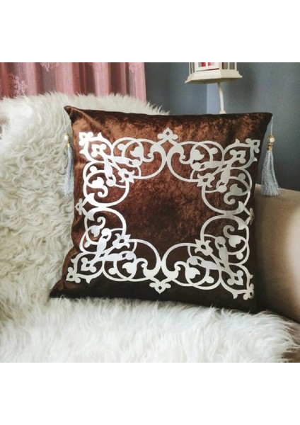 Kahverengi Kadife Üzeri Deri Baskili Yastık Kılıfı fiyatları