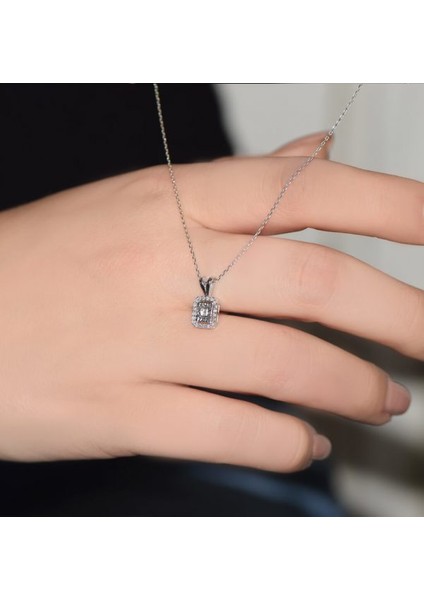 Modern Tasarım 0.10 Ct Baget Kare Tektaş Kolye
