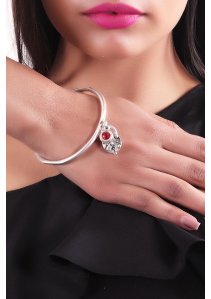 Kadın Antik Gümüş Kaplama Swarovski Taşlı Kilit&anahtar Charm Bilezik fiyatları