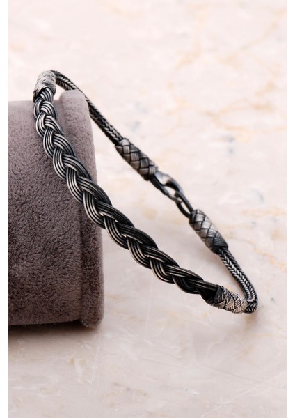 Kazaziye Işlemeli Örgü Gümüş Bileklik 3407