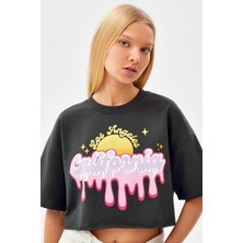Nur Ozbey Önü Baskılı Crop Tshirt Gri
