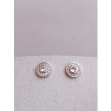 925 Ayar Gümüş Baget Zirkon Taşlı Kadın Çivili Trend Küpe  Yılbaşı Yeni Yıl Hediye