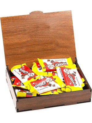 Nostaljik Lezzetler Sevgililer Gününe Özel Ahşap Hediye Kutusunda 24 Adet Petito