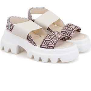 Madalyn Bej Kadın Monogram Desenli Dolgu Topuklu Sandalet