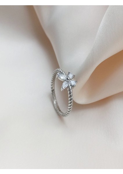 925 Ayar Gümüş Zirkon Taşlı Burgu Kelebek Model Trend Kadın Yüzük Sevgililer Günü Hediye