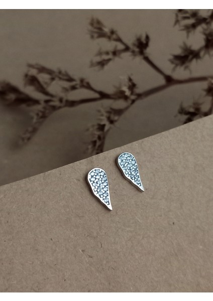 925 Ayar Gümüş Zirkon Taşlı Damla Melek Trend Çivili Kadın Küpe Yılbaşı Yeni Yıl Hediye