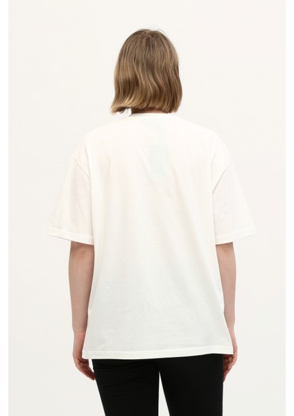 Beyaz %100 Pamuk Baskılı Oversize Dik Yaka Örme T-Shirt