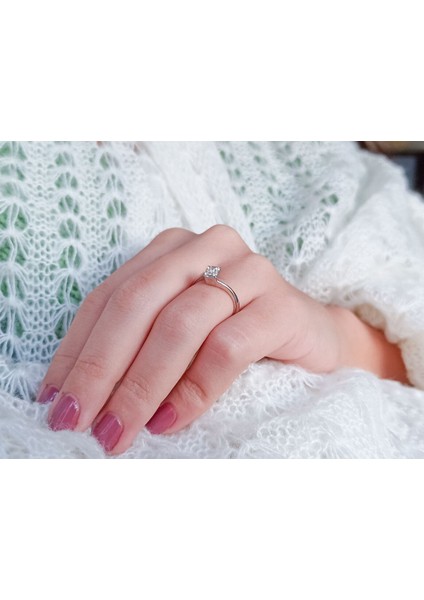 F Renk 0,25 Karat Prenses Kesim Pırlanta Görünümlü Tektaş Yüzük 0423R0151 indirimleri