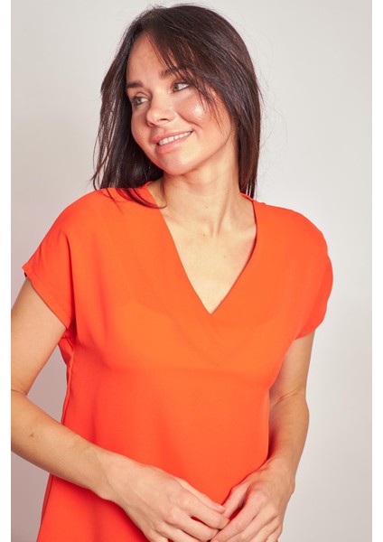 Hafif Parlak Şık Kumaş V Yaka Kısa Kol Rahat Bluz -Oranj indirimleri
