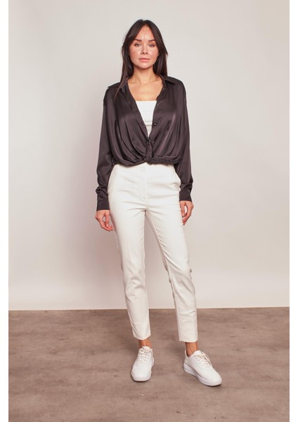 Likrasız Saten Kumaş Yakalı Önü Pileli Uzun Kol Gömlek-Siyah