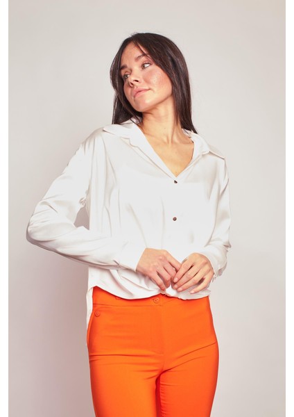 Likrasız Saten Kumaş Yakalı Önü Pileli Uzun Kol Gömlek-Krem modelleri