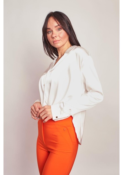 Likrasız Saten Kumaş Yakalı Önü Pileli Uzun Kol Gömlek-Krem indirimleri