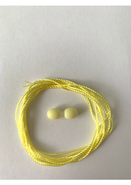 Mat Süt Renk Vidalı Kehribar Klipsi ve Sarı Ip