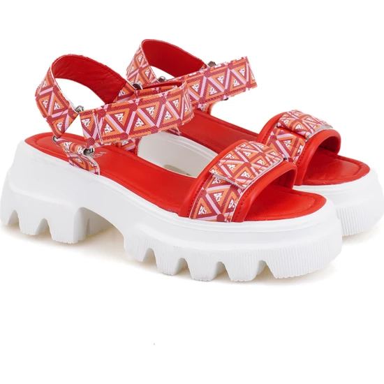 Desa Madison Kırmızı Kadın Monogram Desenli Dolgu Topuklu Sandalet