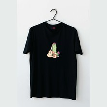 Mor Mürekkep Gitar ve Kaktüs Tasarım Baskılı Kadın Tshirt