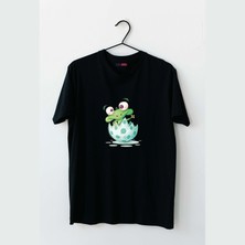 Mor Mürekkep Yumurtadan Çıkan Kurbağa Tasarım Baskılı Kadın Tshirt