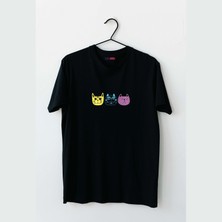 Mor Mürekkep Sarı-Mavi-Mor Kediler Tasarım Baskılı Kadın Tshirt