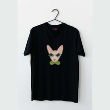 Mor Mürekkep Gözlüklü Yeşil Papyonlu Kedi Tasarım Baskılı Kadın Tshirt