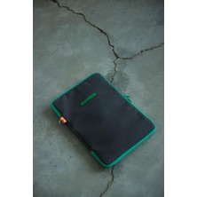 Huge Loppe Black Case 16"