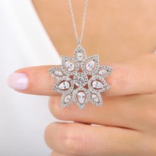 Mia Vento Pırlanta Montür Işıltılı Kraliçe Yıldızı Gümüş Kolye