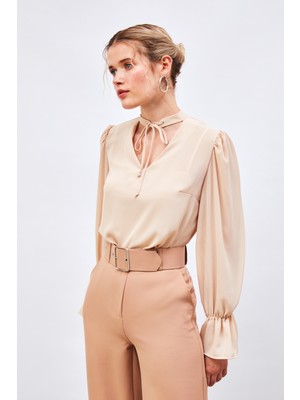 Sateen Yaka Bağlama Detaylı Salaş Bluz - Bej
