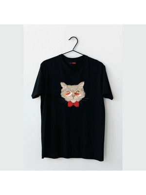 Mor Mürekkep Gözlüklü Kırmızı Papyonlu Kedi Tasarım Baskılı Kadın Tshirt