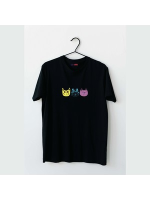 Mor Mürekkep Sarı-Mavi-Mor Kediler Tasarım Baskılı Kadın Tshirt