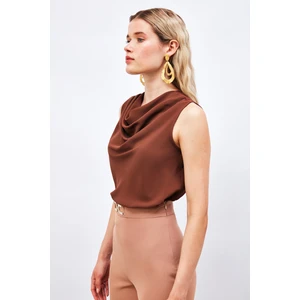 Degaje Yaka Kolsuz Bluz - Kahve