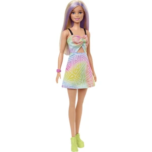 Ve Ken Fashionistas Serisi, Mor Şeritli Sarı Saçı, Tulum Elbisesi, Dolgu Topuklu Spor Ayakkabıları Ve Bileziğiyle, 3-8 Yaş Hbv22