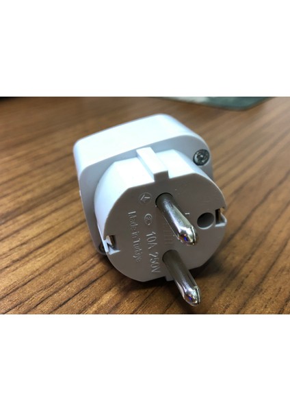 Topraklı Kare Tip Beyaz Renkli Amerikan ve Ingiliz Fiş Dönüştürücü Üniversal Priz Çevirici Adaptör