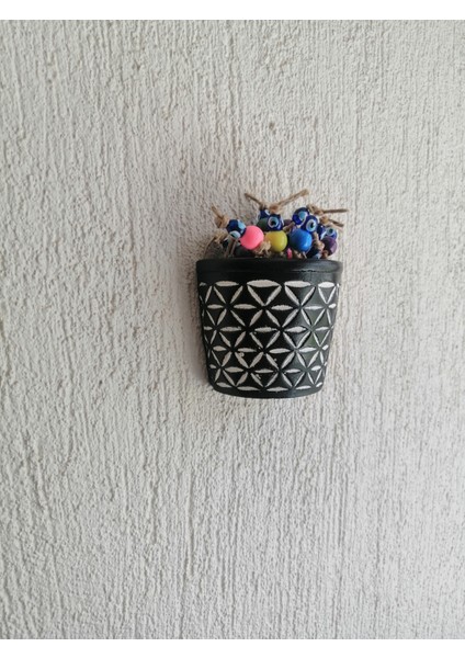 Siyah Renkli Boncuklu Yarım Saksı Duvar Balkon Kapı Süsü