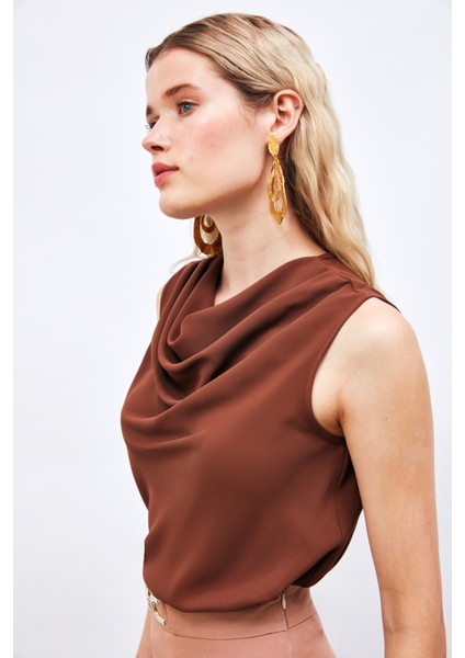 Degaje Yaka Kolsuz Bluz - Kahve modelleri