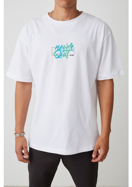Unisex Never Quit Baskılı Beyaz Oversize T-Shirt fiyatları
