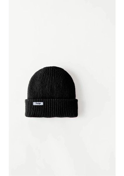 Huge Beanie Small Tag Black