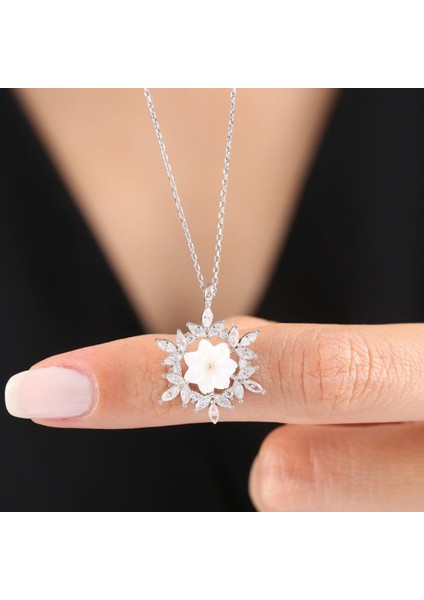 Işıltı Kristali Kar Çiçeği Flowers Gümüş Kolye