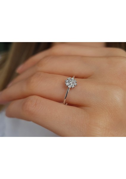 Capella Yıldızı Baget Pırlanta Yüzük 0423R0204 fırsatları