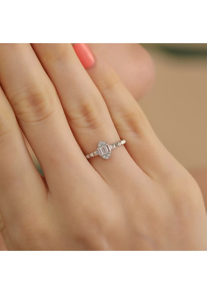 925 Ayar Zirkon Taş Süslemeli Baget Taşlı Elips Gümüş Yüzük Silver fiyatları